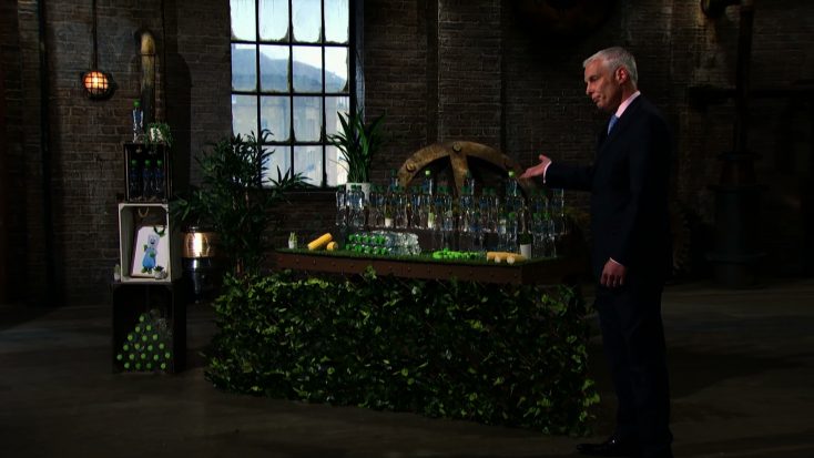 Mike in the Den showcasing his water bottle