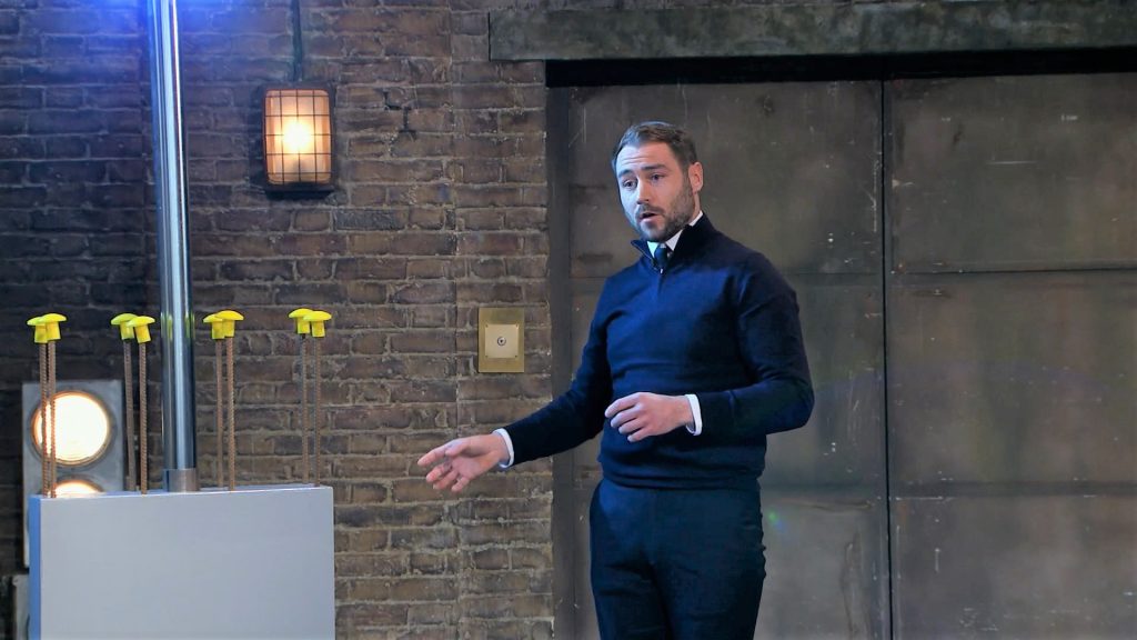 FormaALight product demo in the Dragons' Den