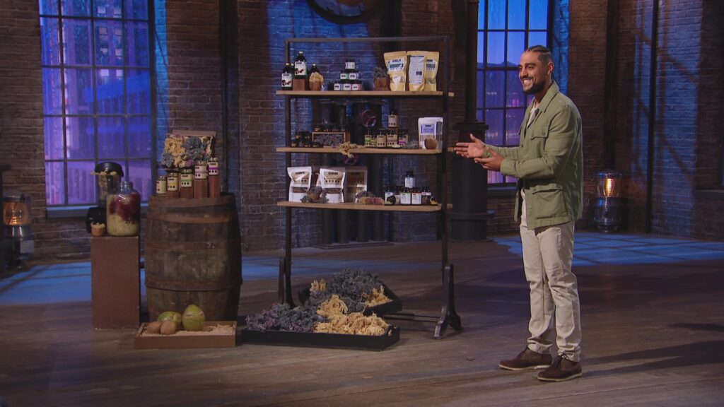 Entrepreneur Rome presenting his business Health and Holistics.